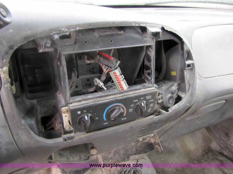 image for item 3582 1998 Ford F250 XL extended cab pickup truck