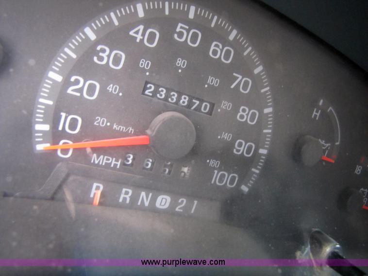 image for item 3587 1997 Ford F150 XL extended cab pickup truck