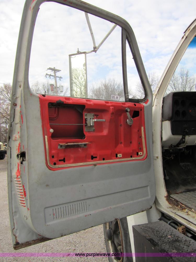 image for item 4348 1981 Chevrolet C70 service truck