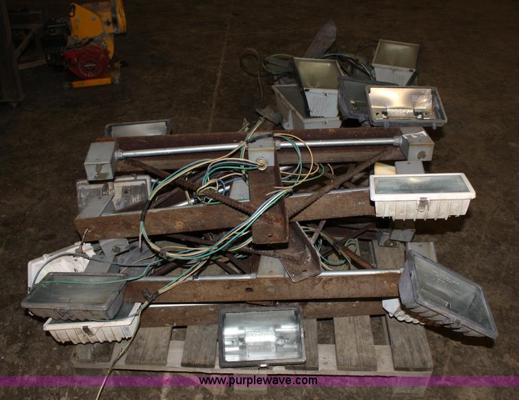 image for item 4780 (6) sets of halogen lights on mounting brackets