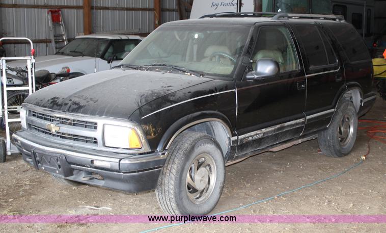 image for item 5023 1995 Chevrolet Blazer SUV