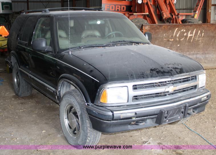 image for item 5023 1995 Chevrolet Blazer SUV