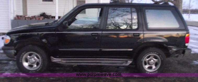 image for item 5370 1997 Ford Explorer XLT SUV