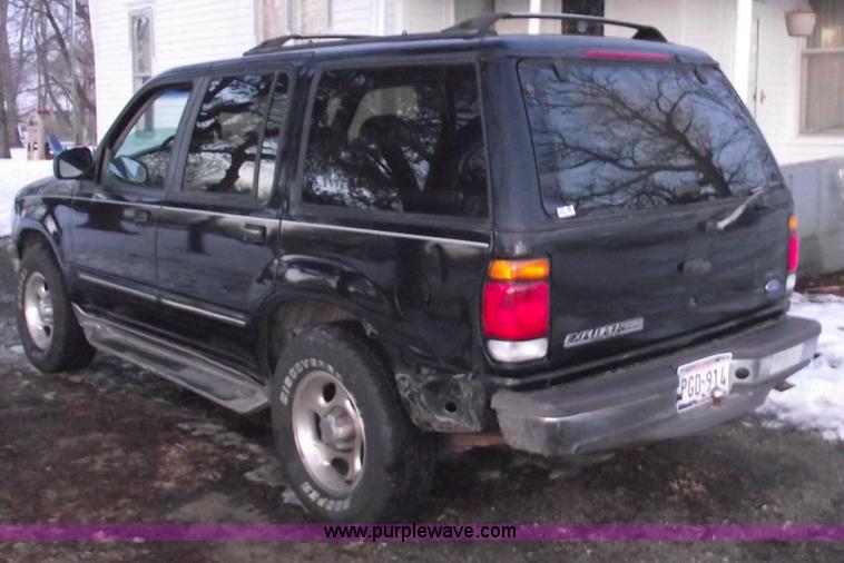 image for item 5370 1997 Ford Explorer XLT SUV