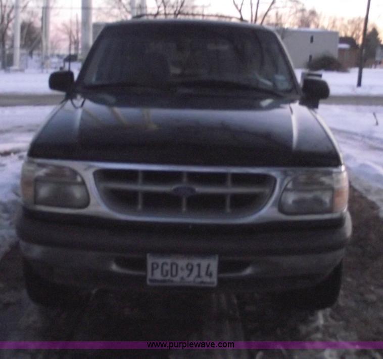 image for item 5370 1997 Ford Explorer XLT SUV