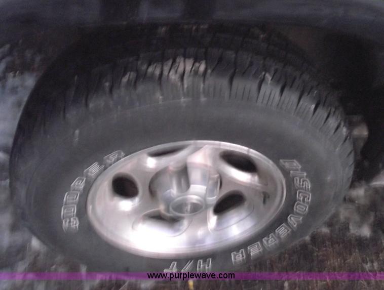 image for item 5370 1997 Ford Explorer XLT SUV