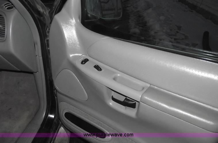 image for item 5370 1997 Ford Explorer XLT SUV