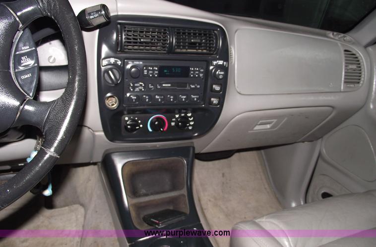 image for item 5370 1997 Ford Explorer XLT SUV