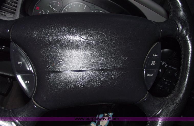 image for item 5370 1997 Ford Explorer XLT SUV