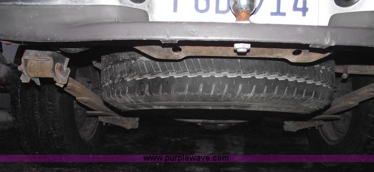 image for item 5370 1997 Ford Explorer XLT SUV