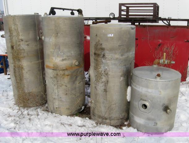 image for item 5580 (4) truck fuel/oil tanks
