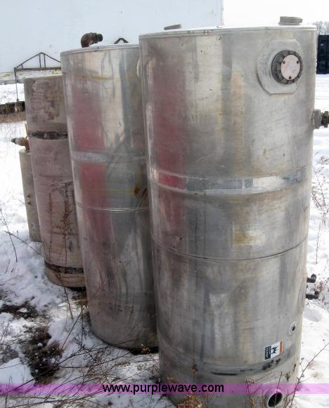 image for item 5580 (4) truck fuel/oil tanks