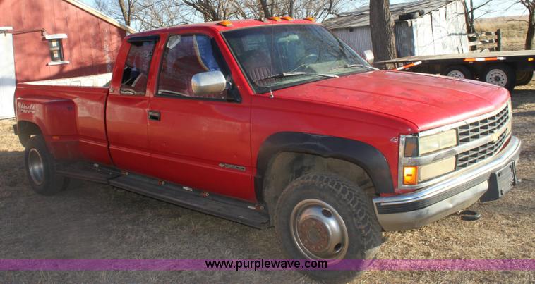 image for item 6342 1992 Chevrolet K3500 Silverado pickup truck