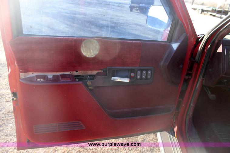 image for item 6342 1992 Chevrolet K3500 Silverado pickup truck