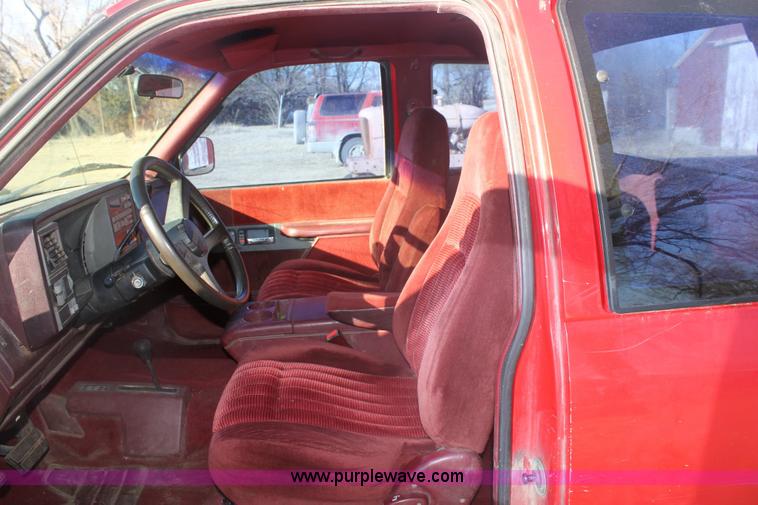 image for item 6342 1992 Chevrolet K3500 Silverado pickup truck