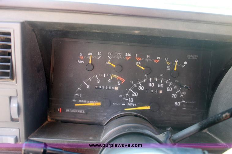 image for item 6342 1992 Chevrolet K3500 Silverado pickup truck