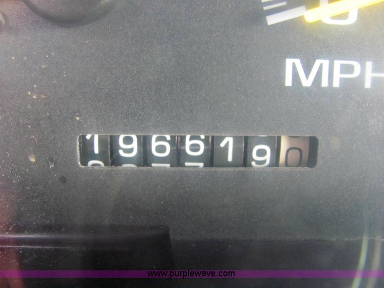 image for item 6825 1999 Chevrolet Suburban K1500 LT SUV