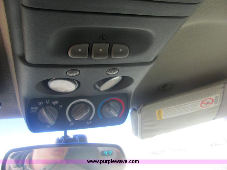 image for item 6825 1999 Chevrolet Suburban K1500 LT SUV