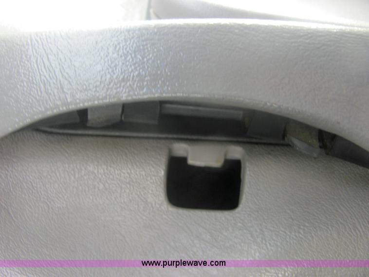 image for item 6825 1999 Chevrolet Suburban K1500 LT SUV