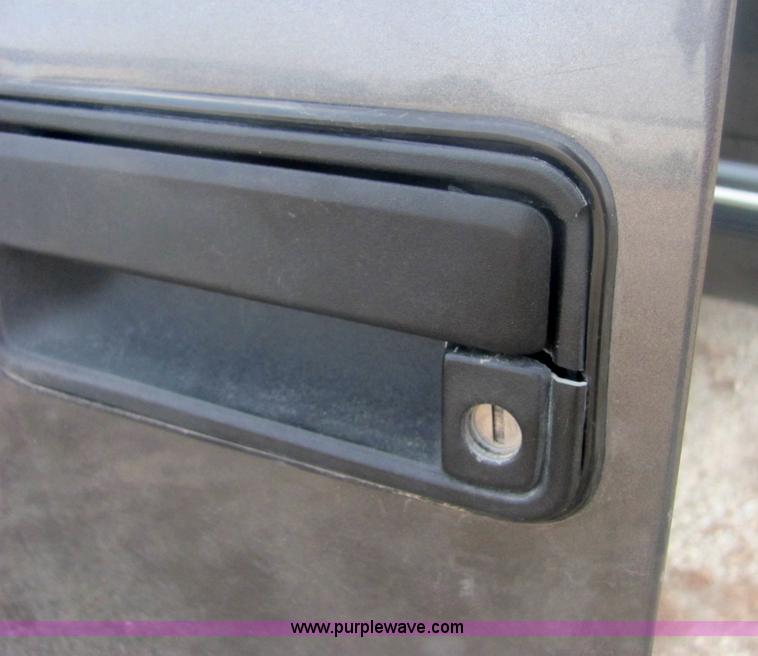 image for item 6825 1999 Chevrolet Suburban K1500 LT SUV