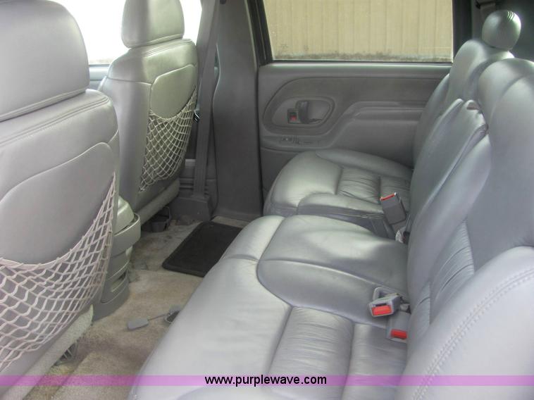 image for item 6825 1999 Chevrolet Suburban K1500 LT SUV