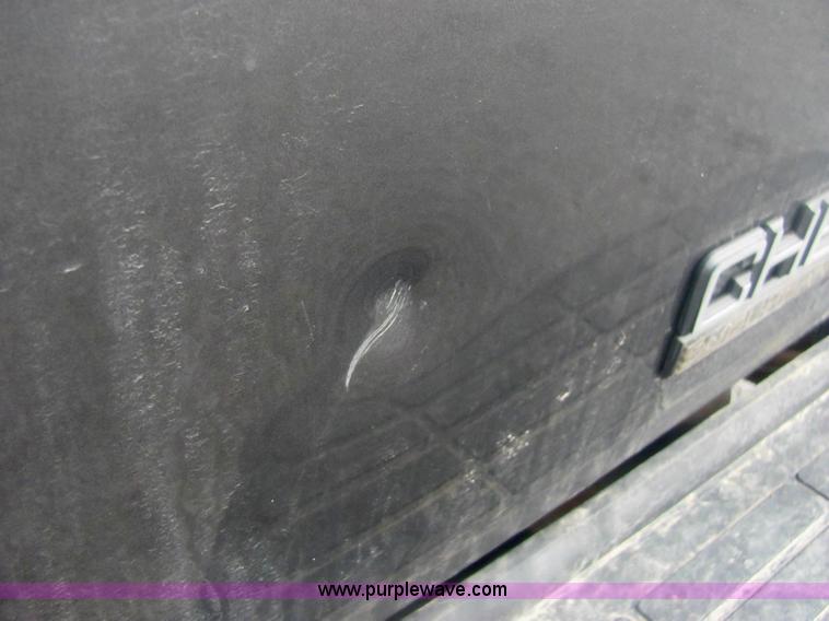 image for item 6825 1999 Chevrolet Suburban K1500 LT SUV