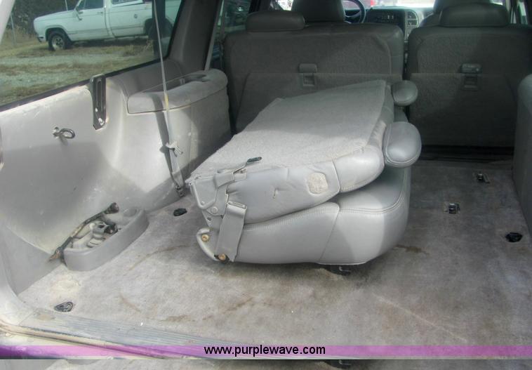image for item 6825 1999 Chevrolet Suburban K1500 LT SUV
