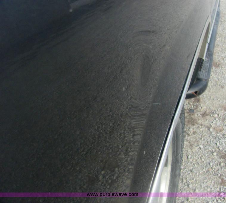 image for item 6825 1999 Chevrolet Suburban K1500 LT SUV