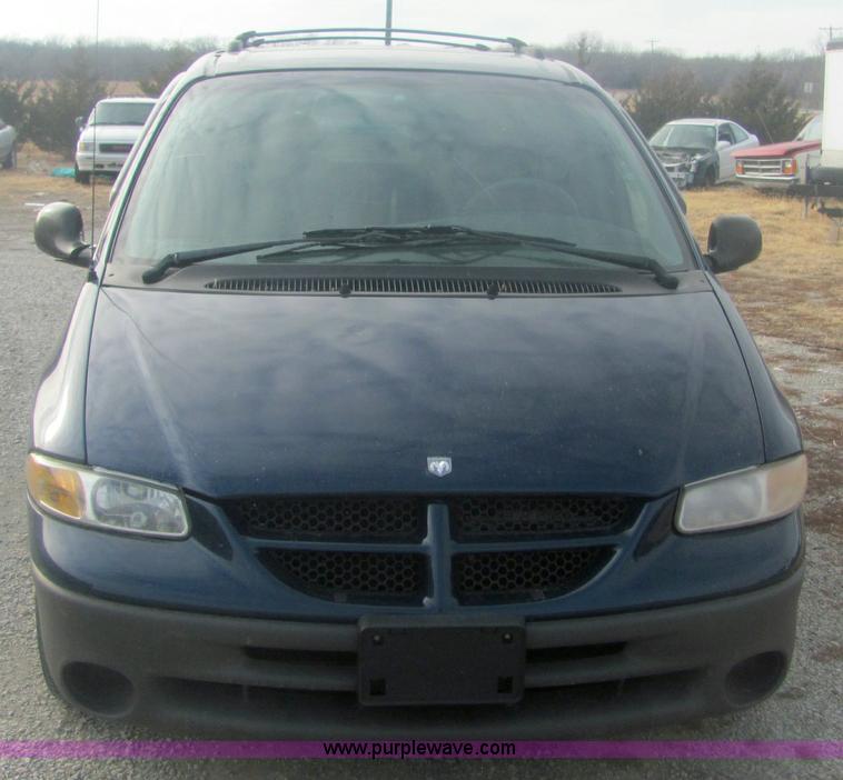 image for item 6826 2000 Dodge Grand Caravan LE mini van