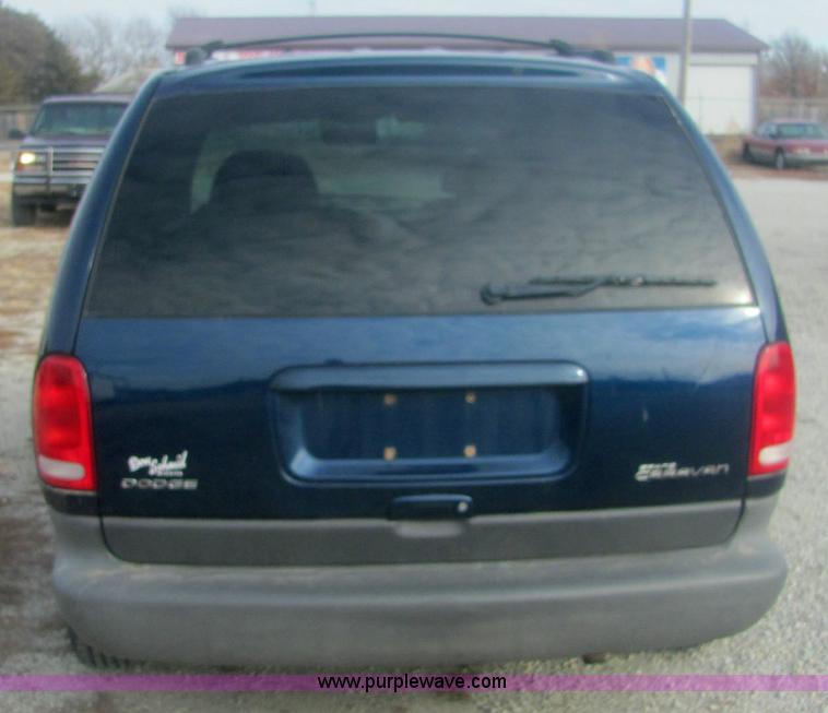 image for item 6826 2000 Dodge Grand Caravan LE mini van