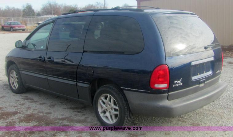 image for item 6826 2000 Dodge Grand Caravan LE mini van