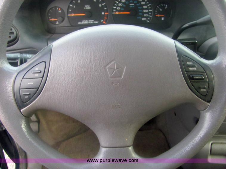 image for item 6826 2000 Dodge Grand Caravan LE mini van