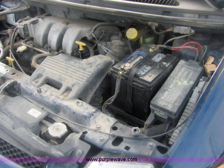 image for item 6826 2000 Dodge Grand Caravan LE mini van