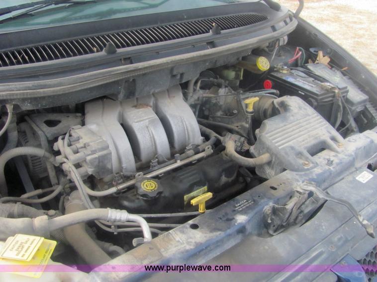 image for item 6826 2000 Dodge Grand Caravan LE mini van