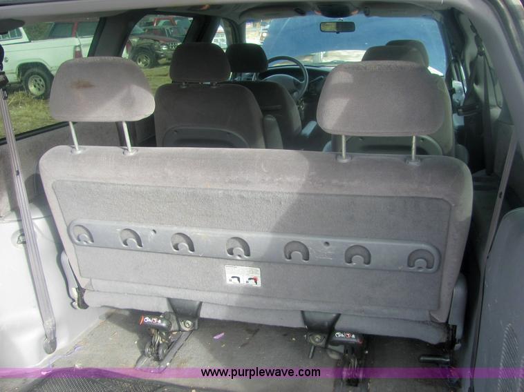 image for item 6826 2000 Dodge Grand Caravan LE mini van