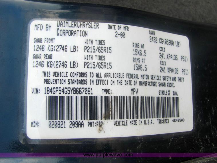 image for item 6826 2000 Dodge Grand Caravan LE mini van