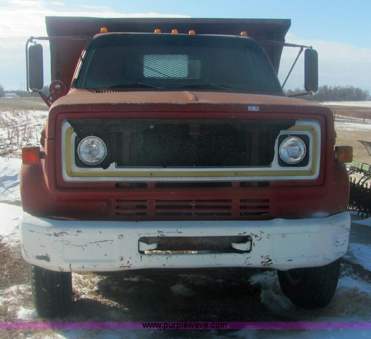 image for item 6831 1976 Chevrolet C60 dump truck