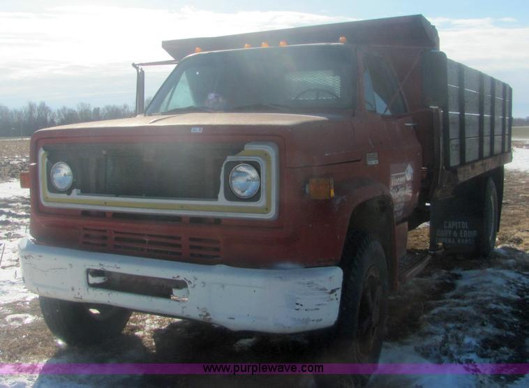 image for item 6831 1976 Chevrolet C60 dump truck