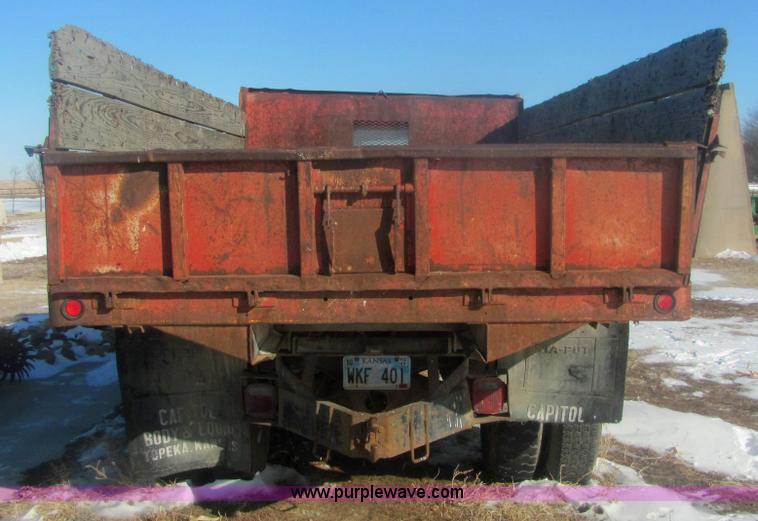 image for item 6831 1976 Chevrolet C60 dump truck