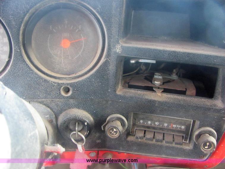 image for item 6831 1976 Chevrolet C60 dump truck
