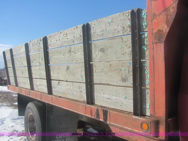 image for item 6831 1976 Chevrolet C60 dump truck