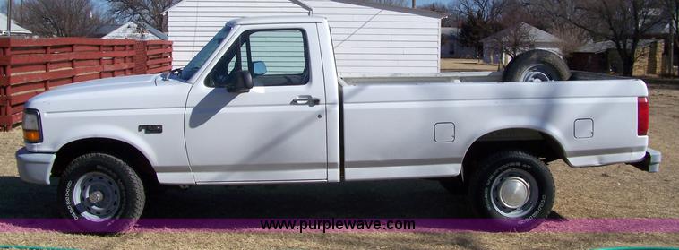 image for item 7331 1994 Ford F150 XL pickup truck