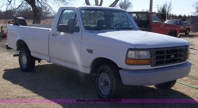 image for item 7331 1994 Ford F150 XL pickup truck