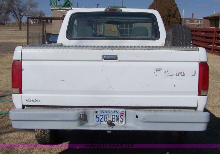 image for item 7331 1994 Ford F150 XL pickup truck