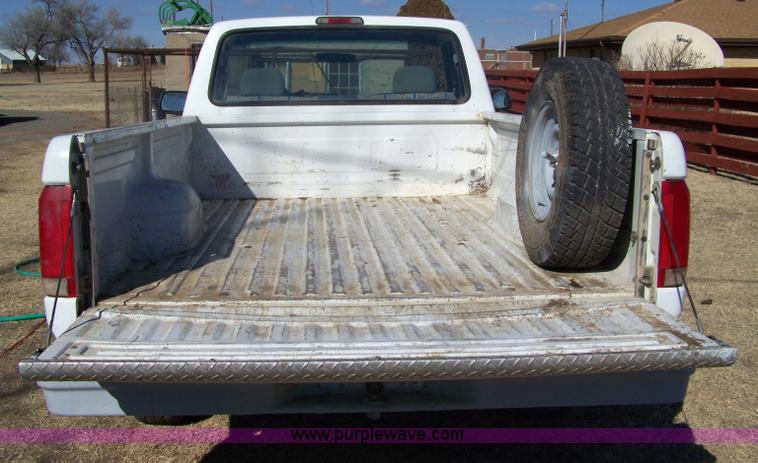 image for item 7331 1994 Ford F150 XL pickup truck