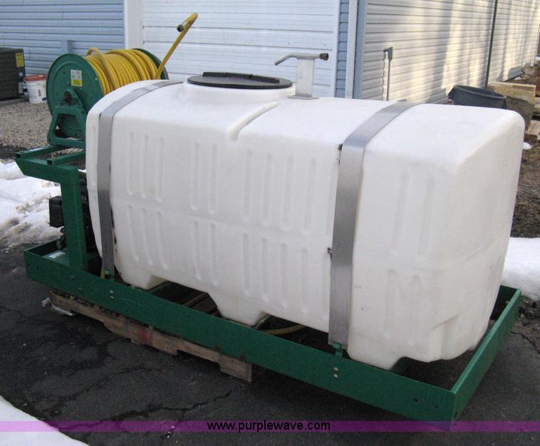 image for item 8190 2005 Lesco Commercial Plus slide-in spray unit