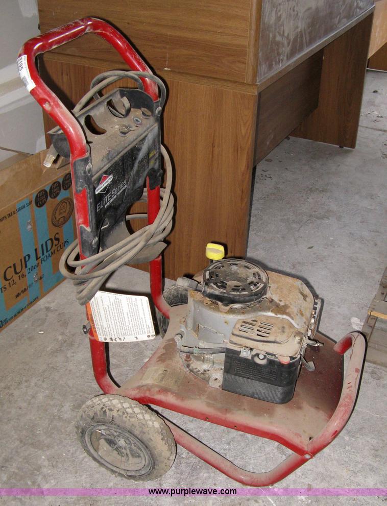 image for item 8195 Briggs & Stratton Elite Series pressure washer