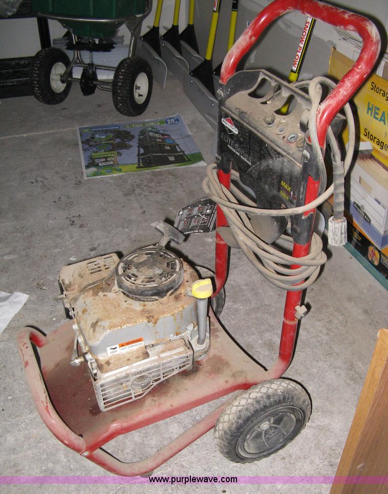 image for item 8195 Briggs & Stratton Elite Series pressure washer