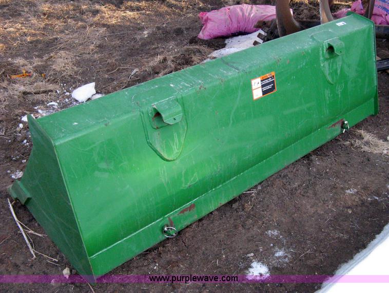 image for item 8197 John Deere 75" quick attach bucket