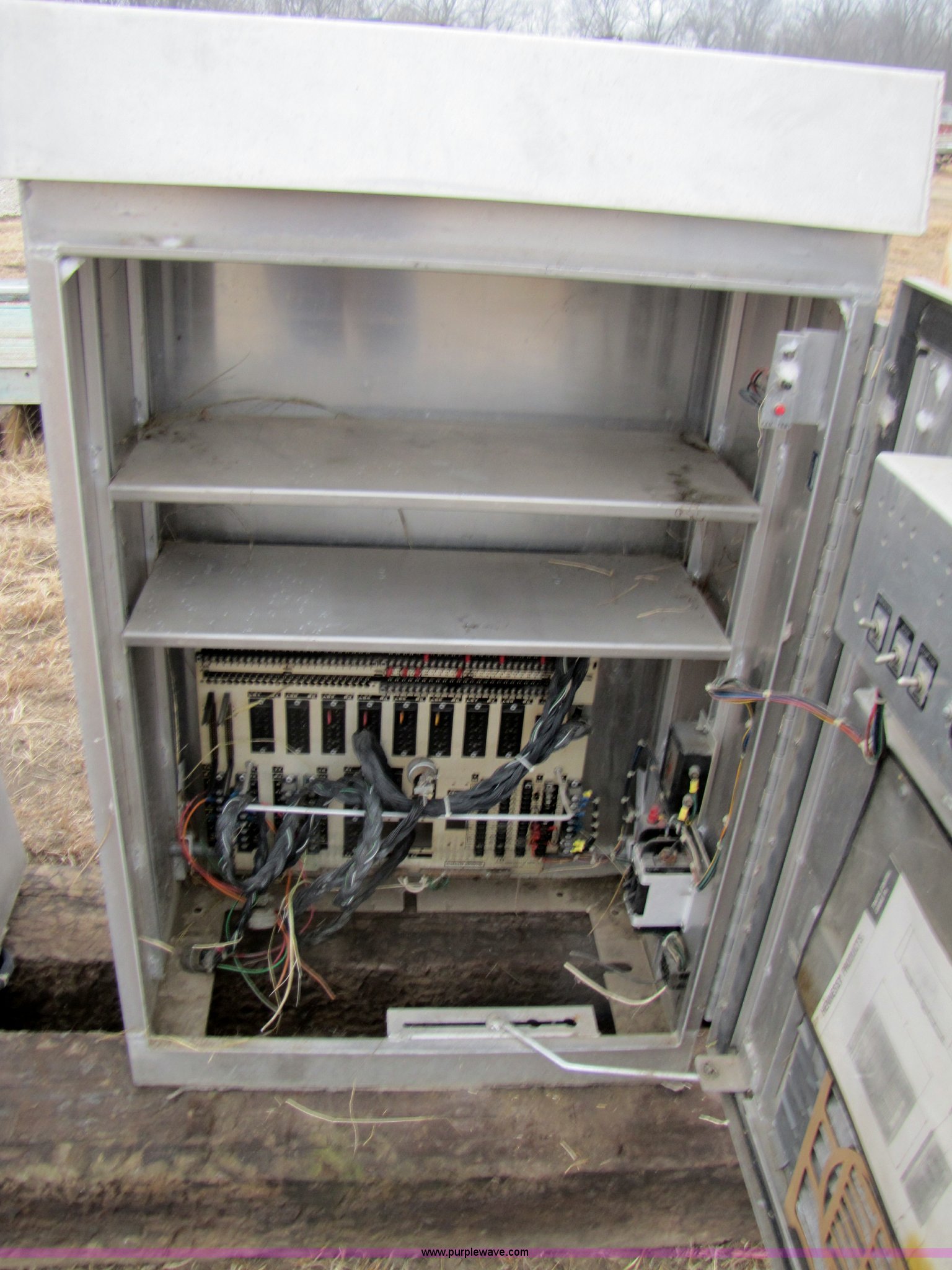 (5) assorted traffic light boxes in Caney, KS Item 3580 sold Purple